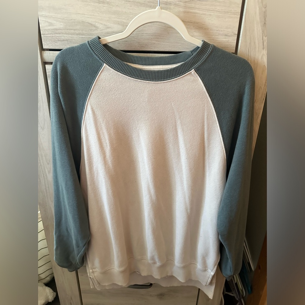 medium American Eagle crewneck